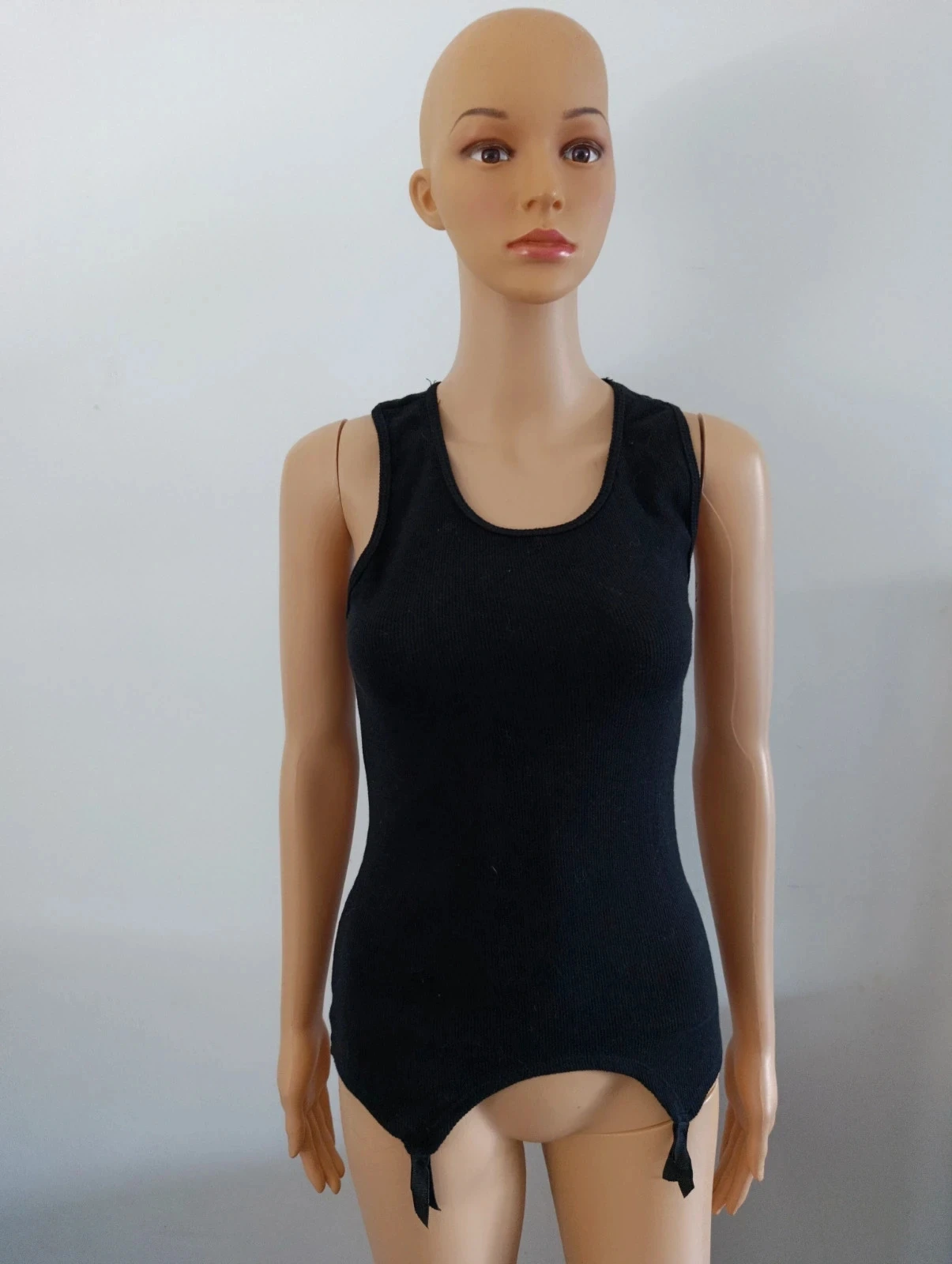 Women's black ribbed tank top size S – stretch cotton – asymmetrical low style – photo 3